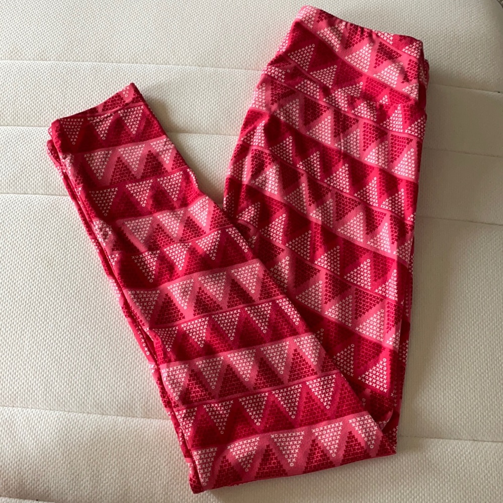 LuLaRoe valentine’s day leggings!